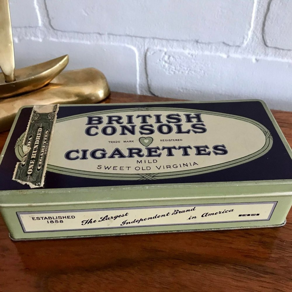 W.C.Macdonald. 1930's British consols 100 cigarettes Tobacco Tin Montreal Canada